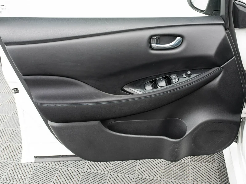 Nissan Leaf 9