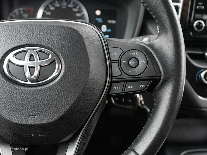 Toyota Corolla E210 13