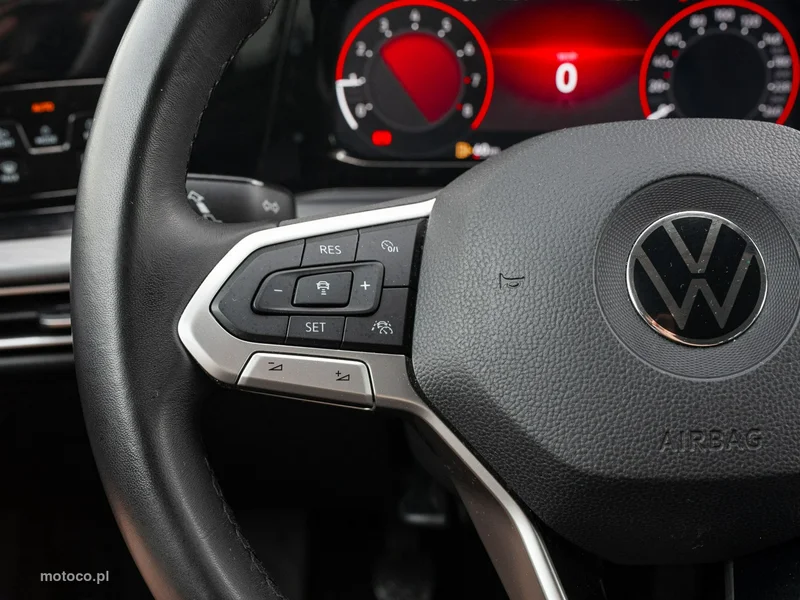 Volkswagen Golf VIII 13