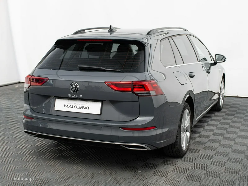 Volkswagen Golf VIII 5