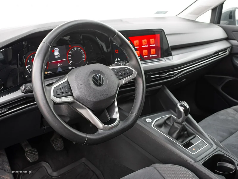 Volkswagen Golf VIII 6