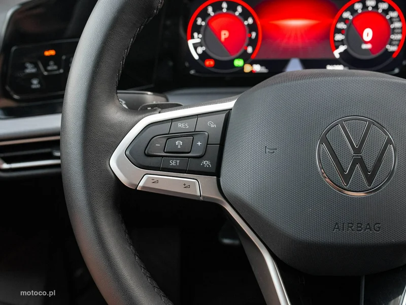Volkswagen Golf VIII 13