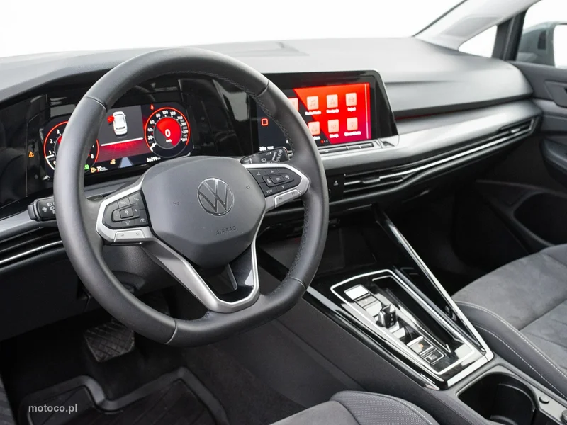 Volkswagen Golf VIII 6