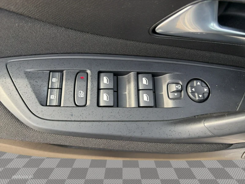 Peugeot 308 11