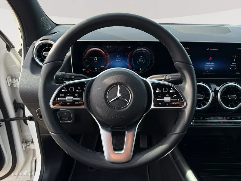 Mercedes-Benz GLA H247 200 15