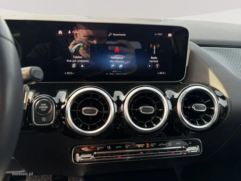 Mercedes-Benz GLA H247 200 17