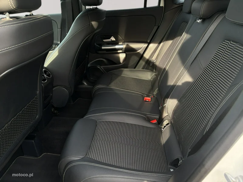 Mercedes-Benz GLA H247 200 25