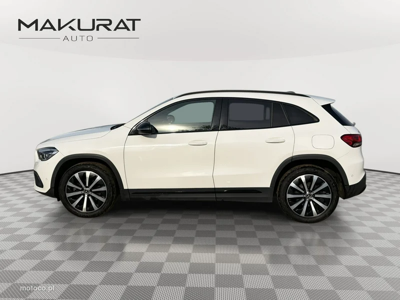 Mercedes-Benz GLA H247 200 9