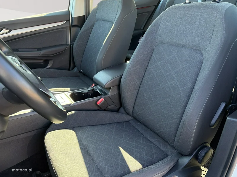 Volkswagen Golf VIII 12