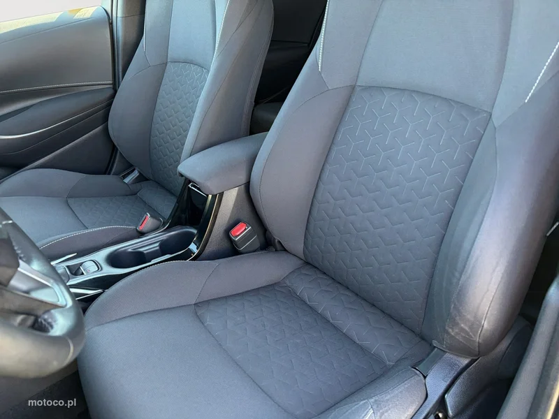 Toyota Corolla E210 12