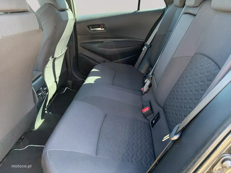 Toyota Corolla E210 21