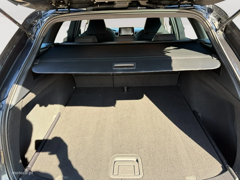 Toyota Corolla E210 23