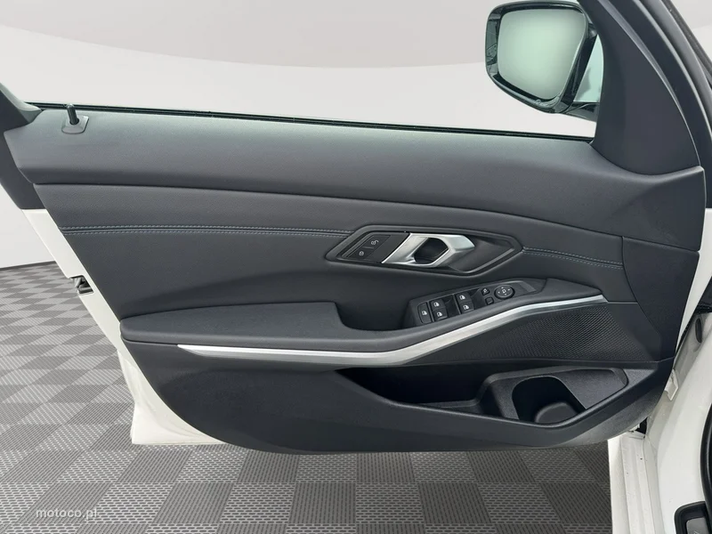 BMW Seria 3 G20 318 10