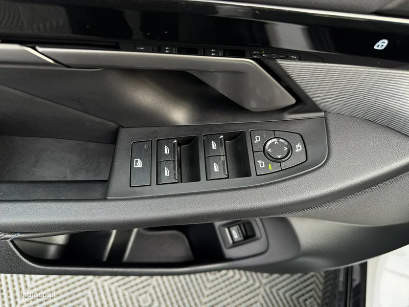 BMW Seria 5 G60 520 11
