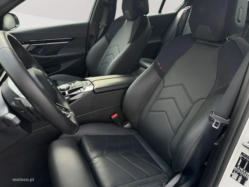 BMW Seria 5 G60 520 13