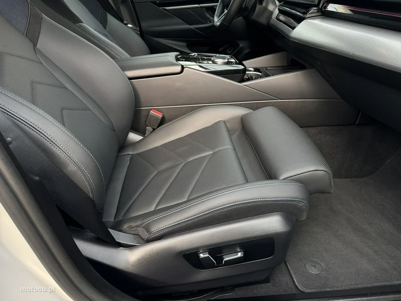 BMW Seria 5 G60 520 25
