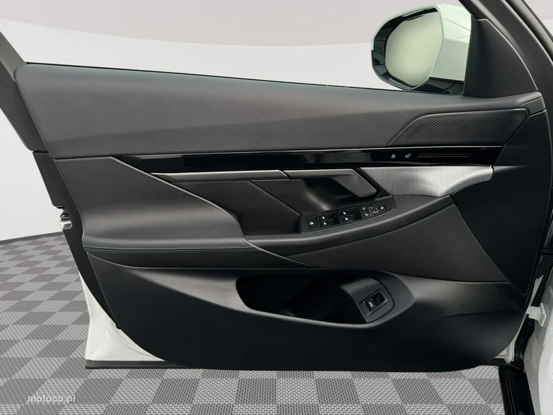 BMW Seria 5 G60 520 10