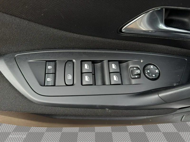 Peugeot 308 11