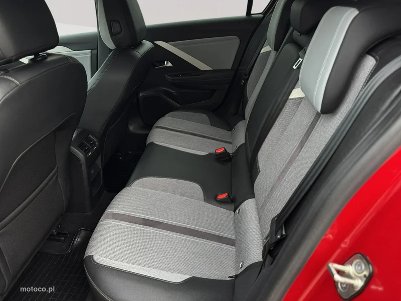 Opel Astra L 25