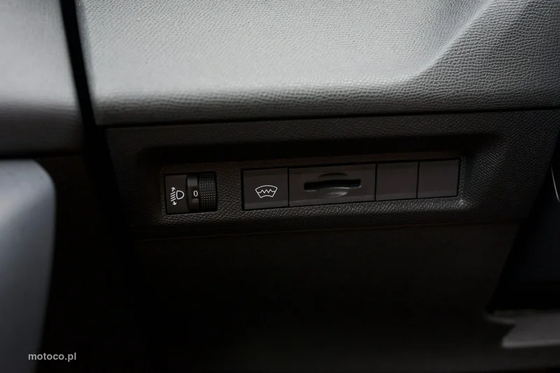 Peugeot 408 14