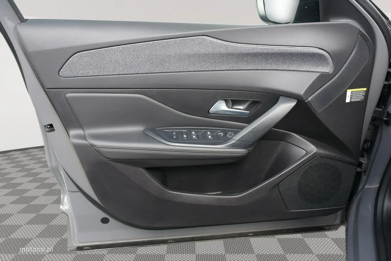 Peugeot 408 8