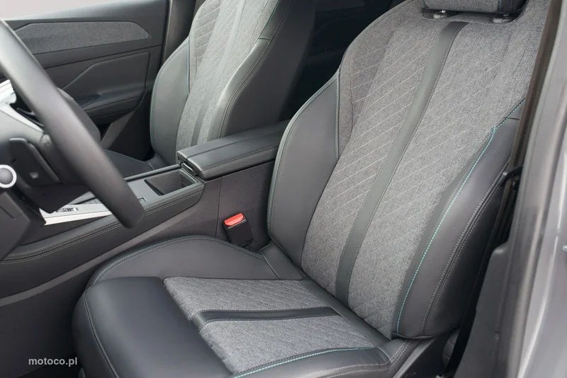 Peugeot 408 10