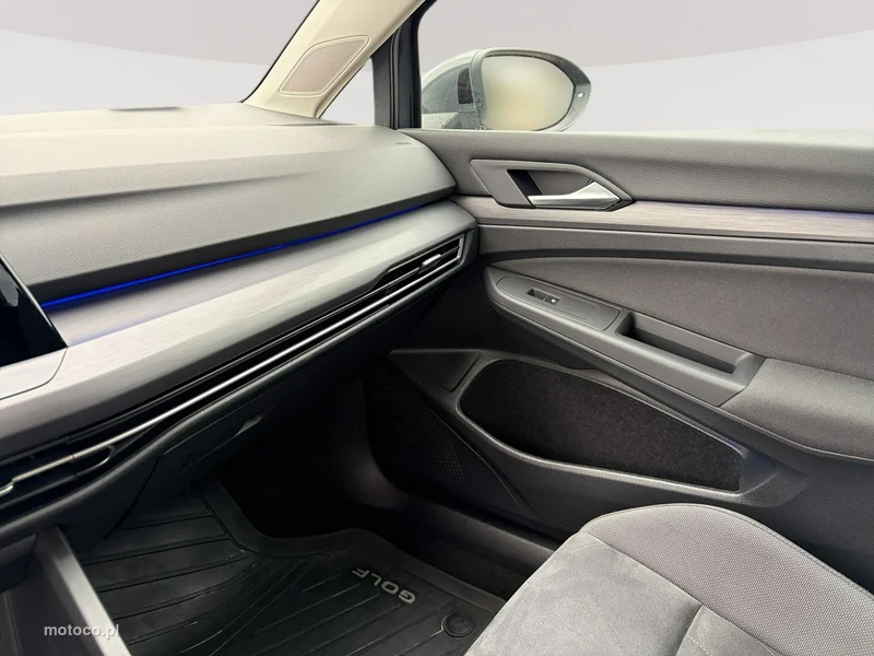 Volkswagen Golf VIII 21