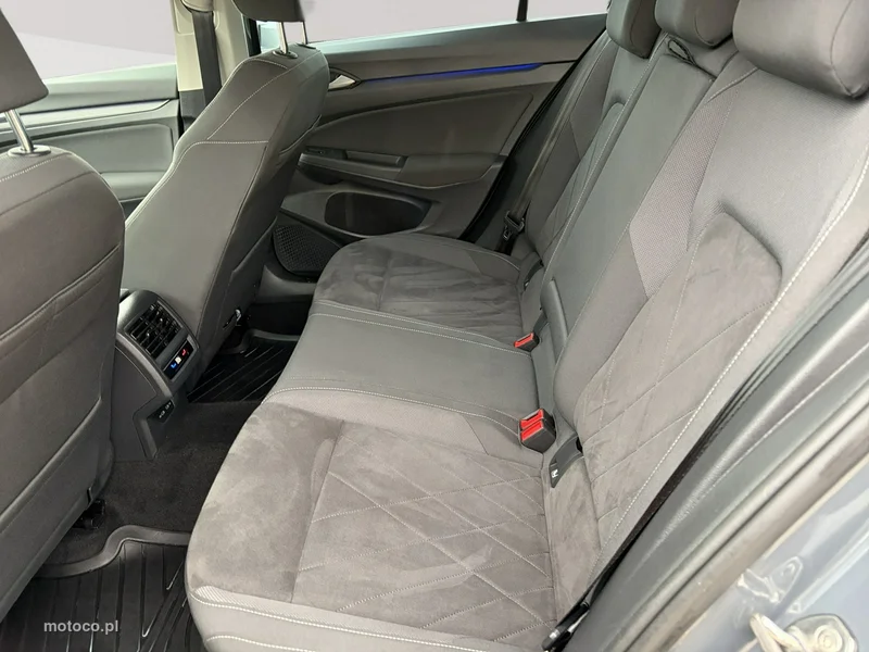 Volkswagen Golf VIII 22