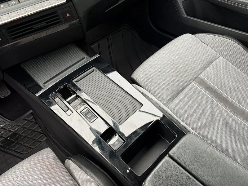 Opel Astra L 20