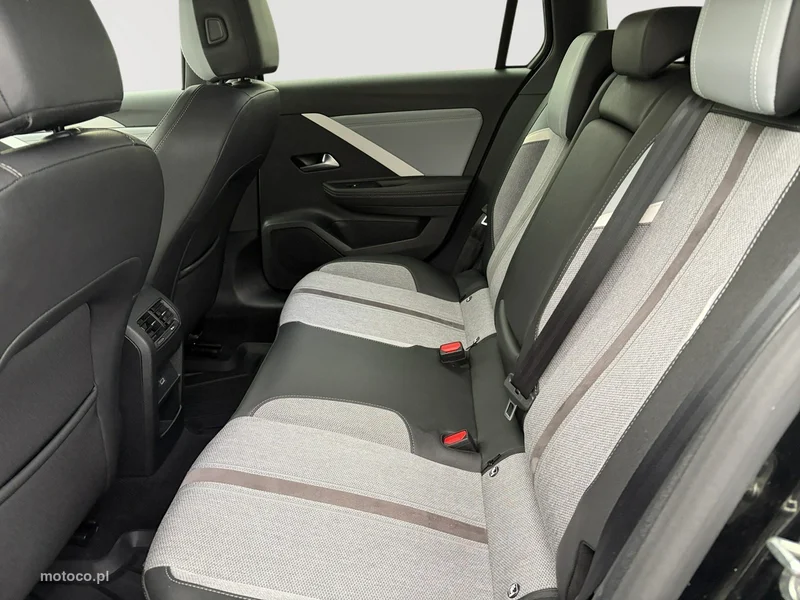 Opel Astra L 22