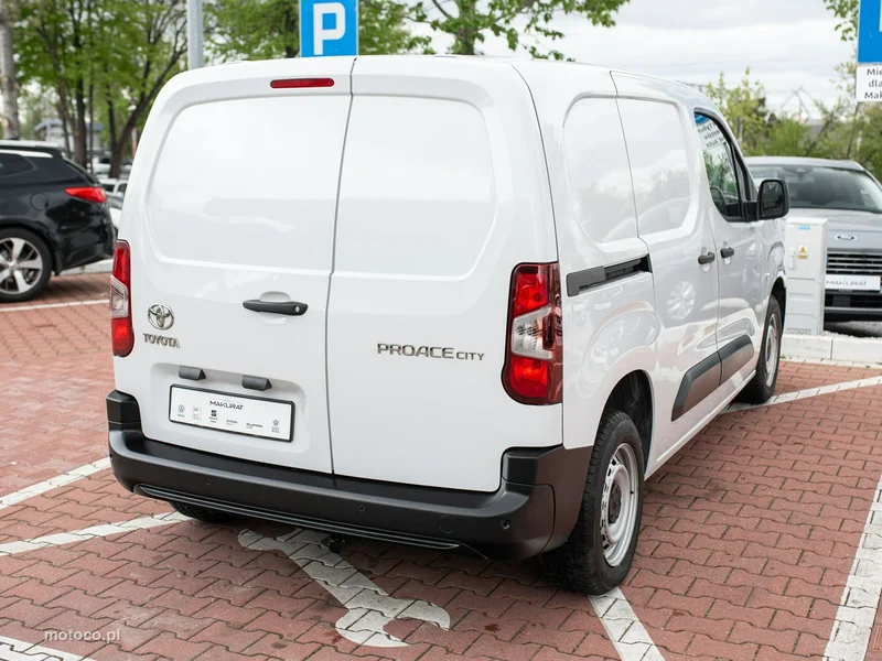 Toyota Proace City 5