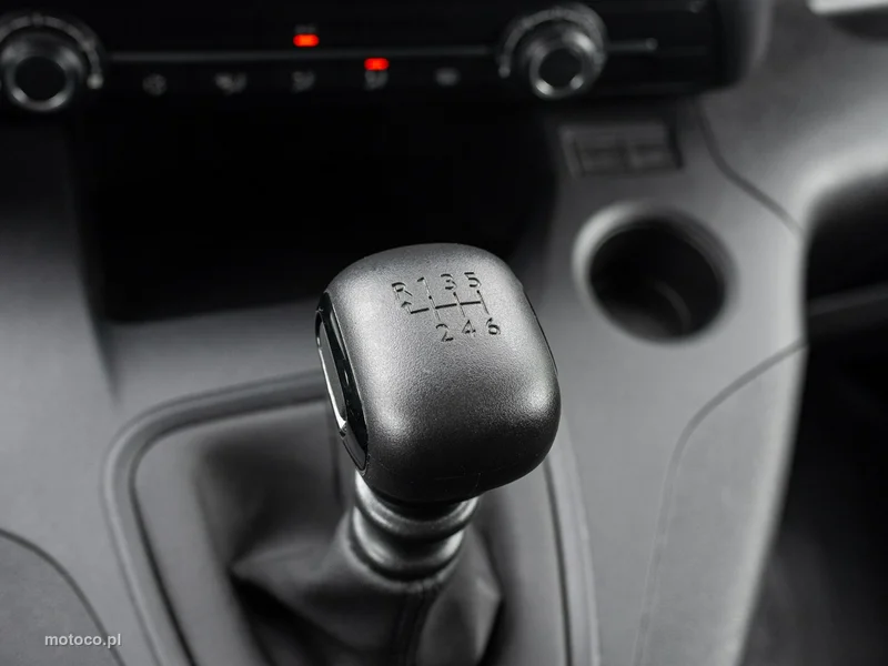 Toyota Proace City 16