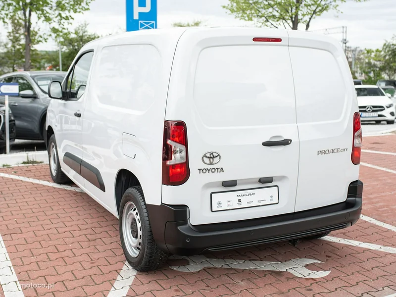 Toyota Proace City 4