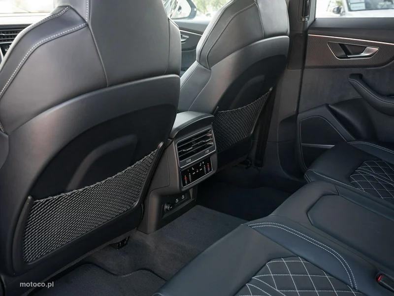 Audi SQ8 29