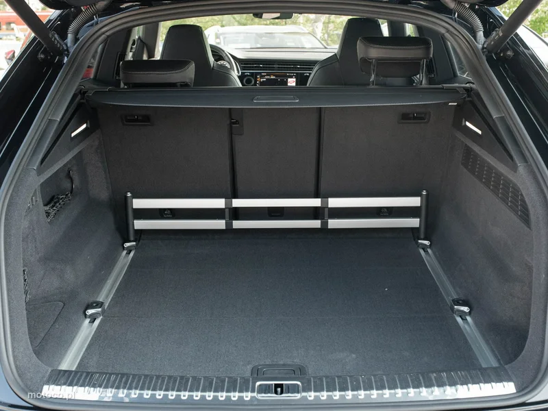 Audi SQ8 31