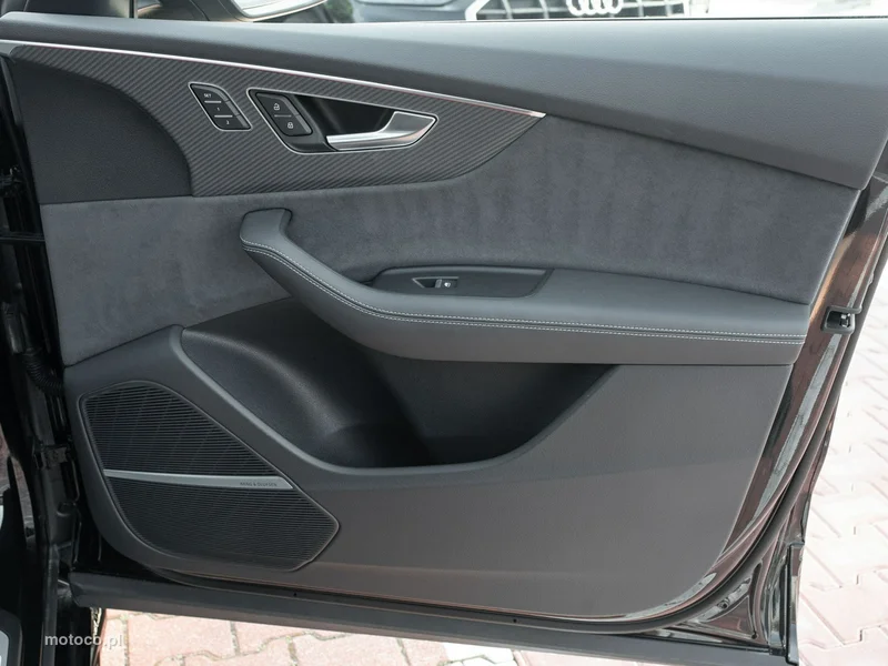 Audi SQ8 33