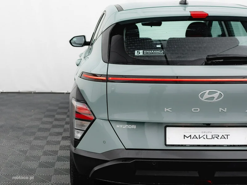 Hyundai KONA 11
