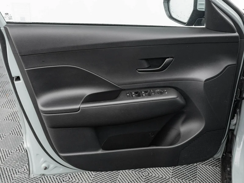 Hyundai KONA 12