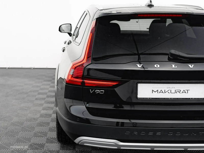 Volvo V90 Cross Country 11