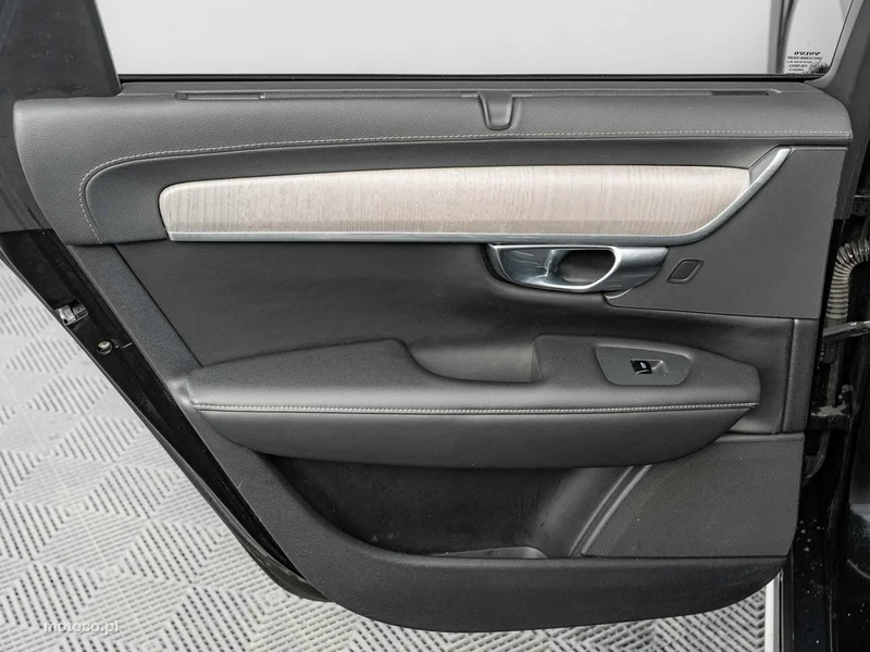 Volvo V90 Cross Country 26