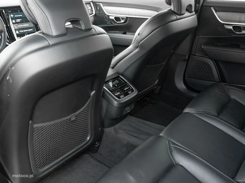 Volvo V90 Cross Country 27