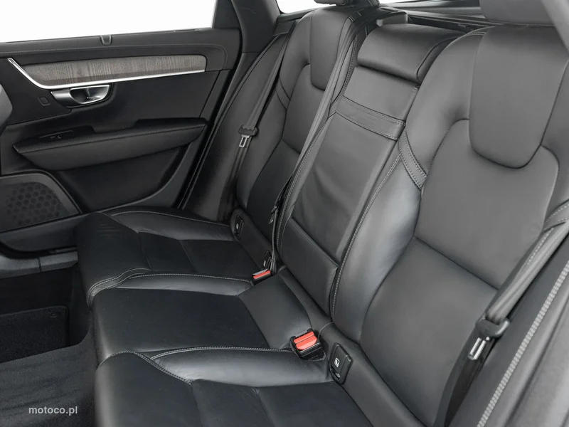 Volvo V90 Cross Country 29