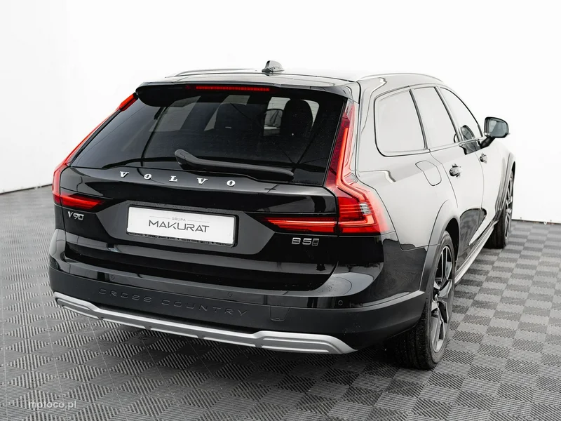 Volvo V90 Cross Country 5