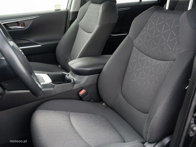 Toyota RAV 4 XA50 12