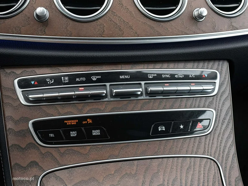 Mercedes-Benz Klasa E W213 E 220 19