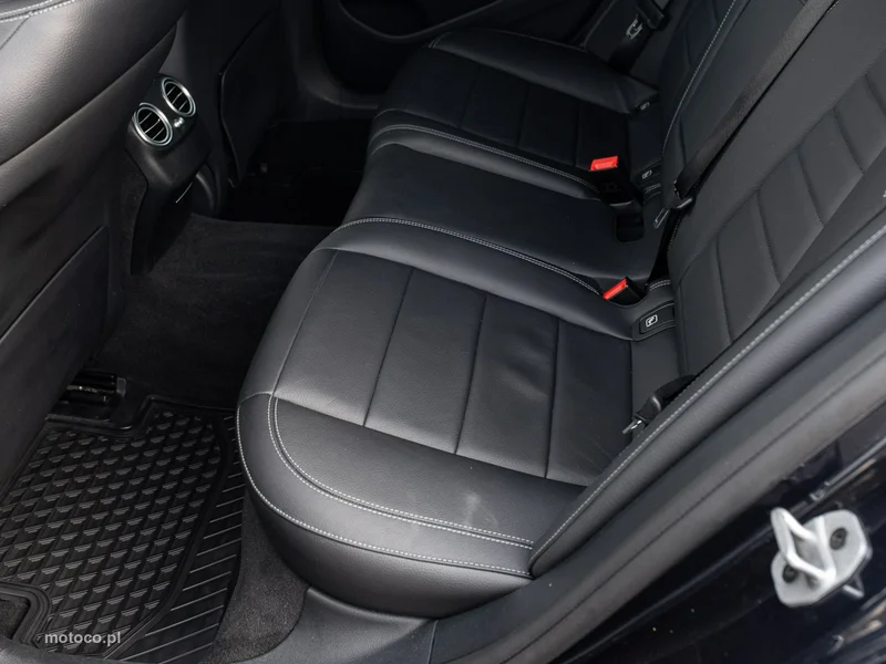 Mercedes-Benz Klasa E W213 E 220 25