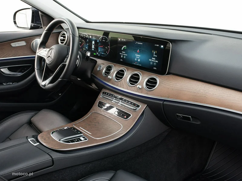 Mercedes-Benz Klasa E W213 E 220 31