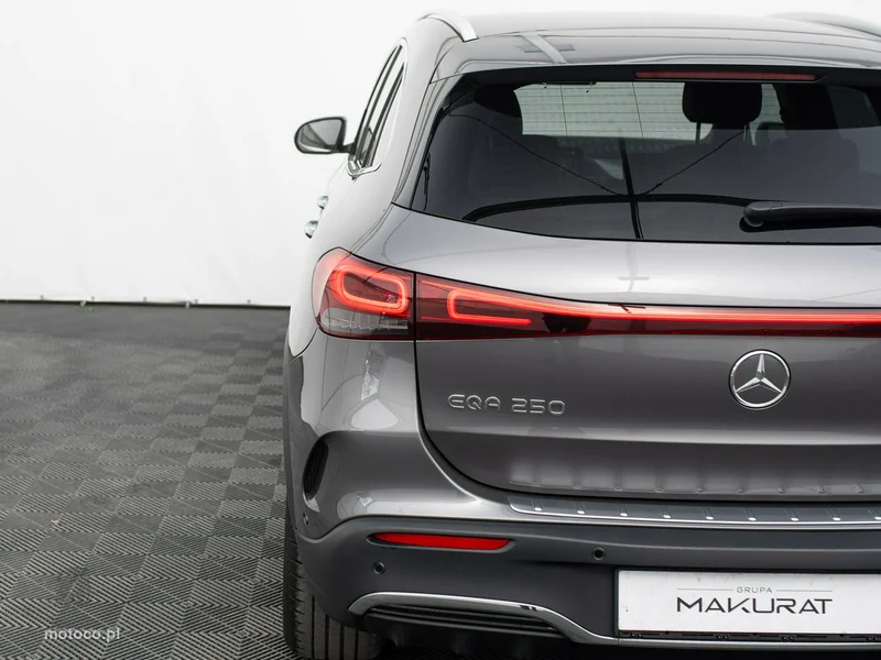 Mercedes-Benz EQA 11