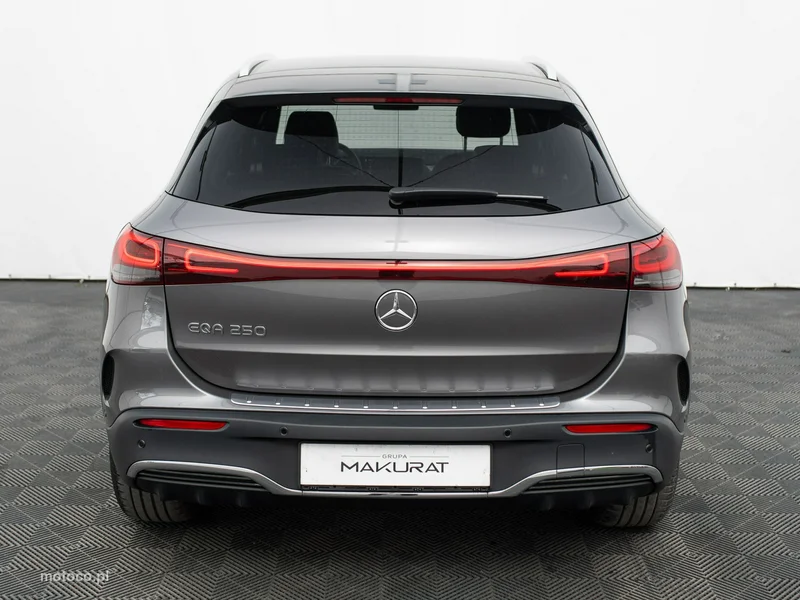 Mercedes-Benz EQA 10