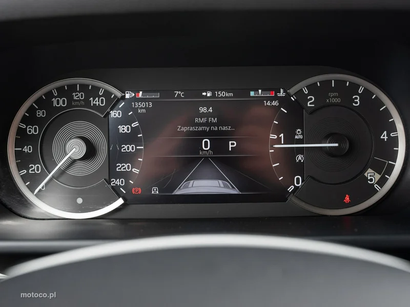 Land Rover Defender 12